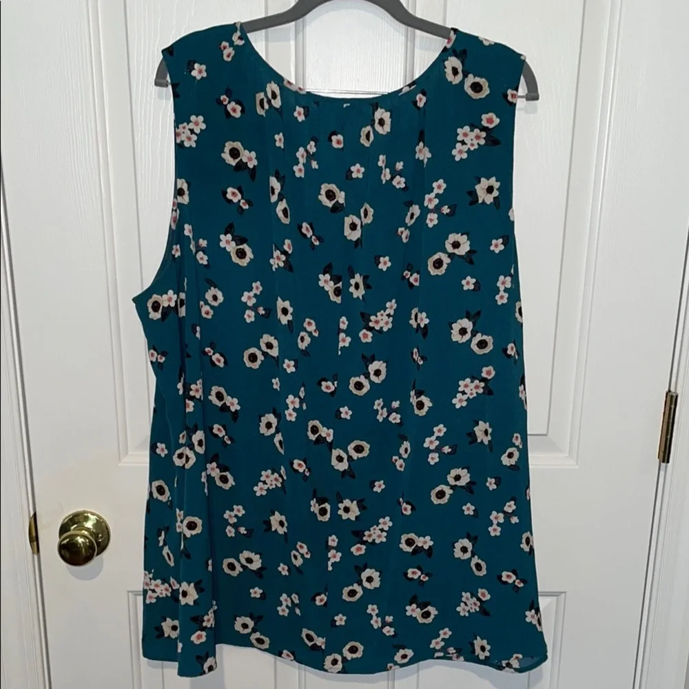 Lane Bryant Teal and White Floral Sleeveless Blouse Relaxed Fit Women’s Plus 28 - Picture 6 of 8
